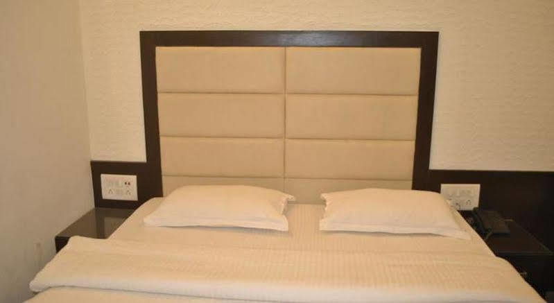 Hotel Baba Deluxe Near New Delhi Railway Station And City Center -By Rcg Hotels Ngoại thất bức ảnh